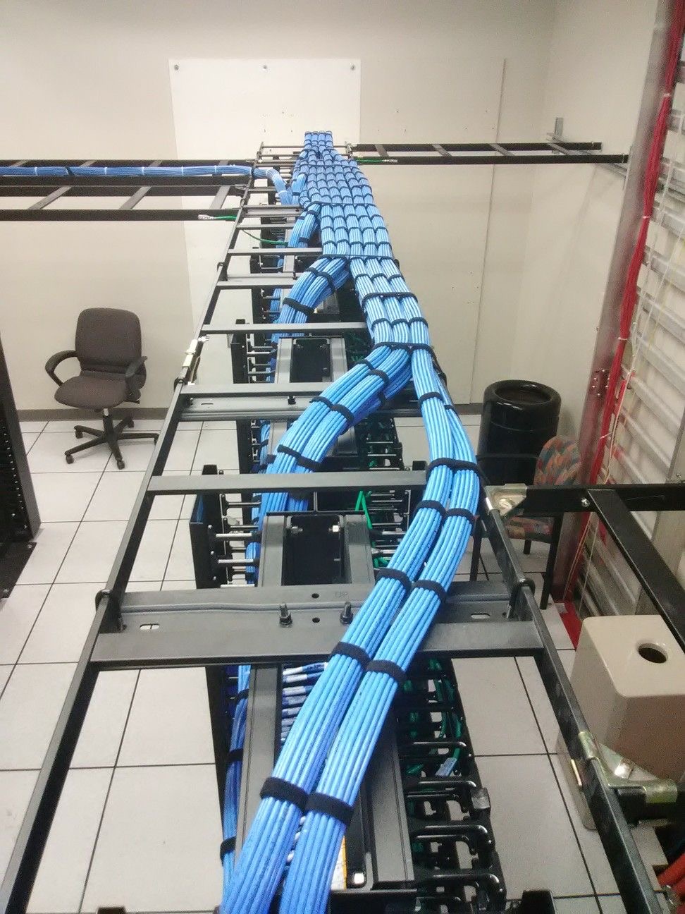 Patch panel sonlandırma ve etiketleme